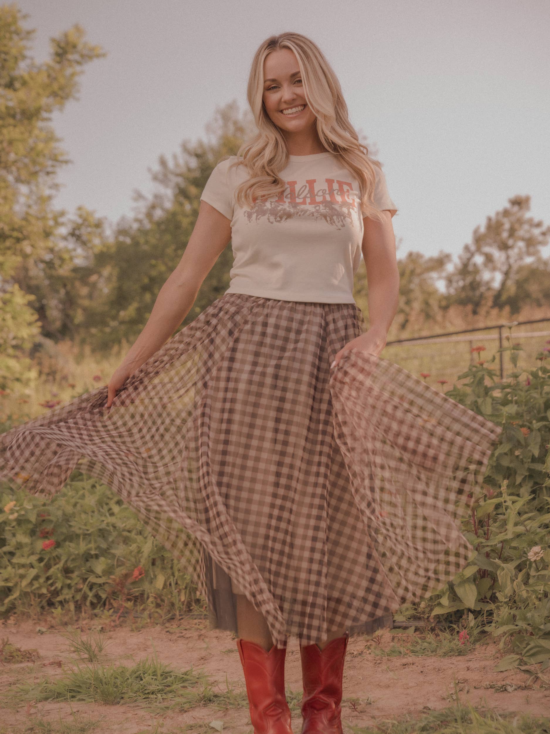 Willie Nelson Horses Cropped Tee