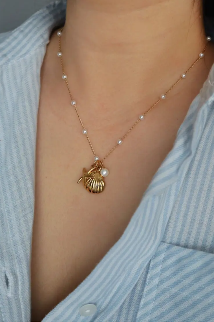 By the Shore Necklace Shell and Star Pendan