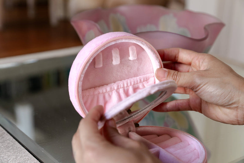 Living Royal - Velvet Jewelry Zip Case / Travel Organizer - Martini - Olive