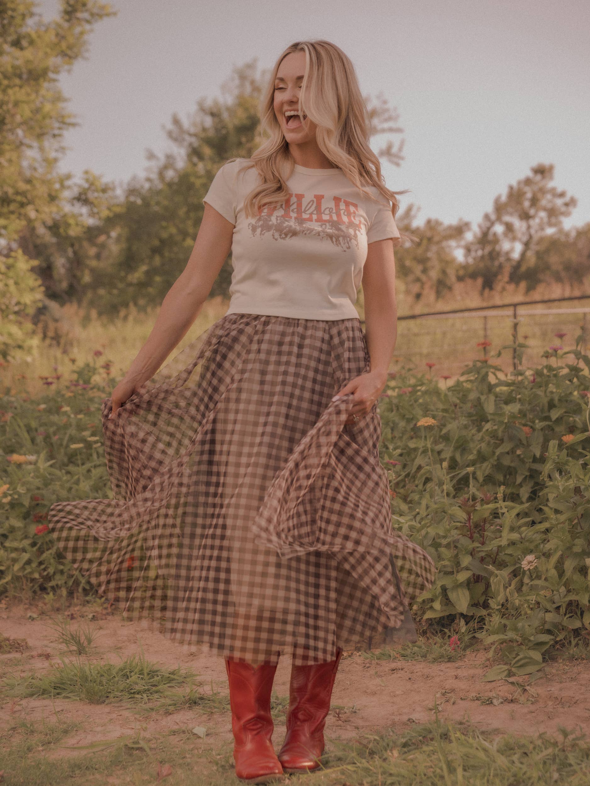 Willie Nelson Horses Cropped Tee